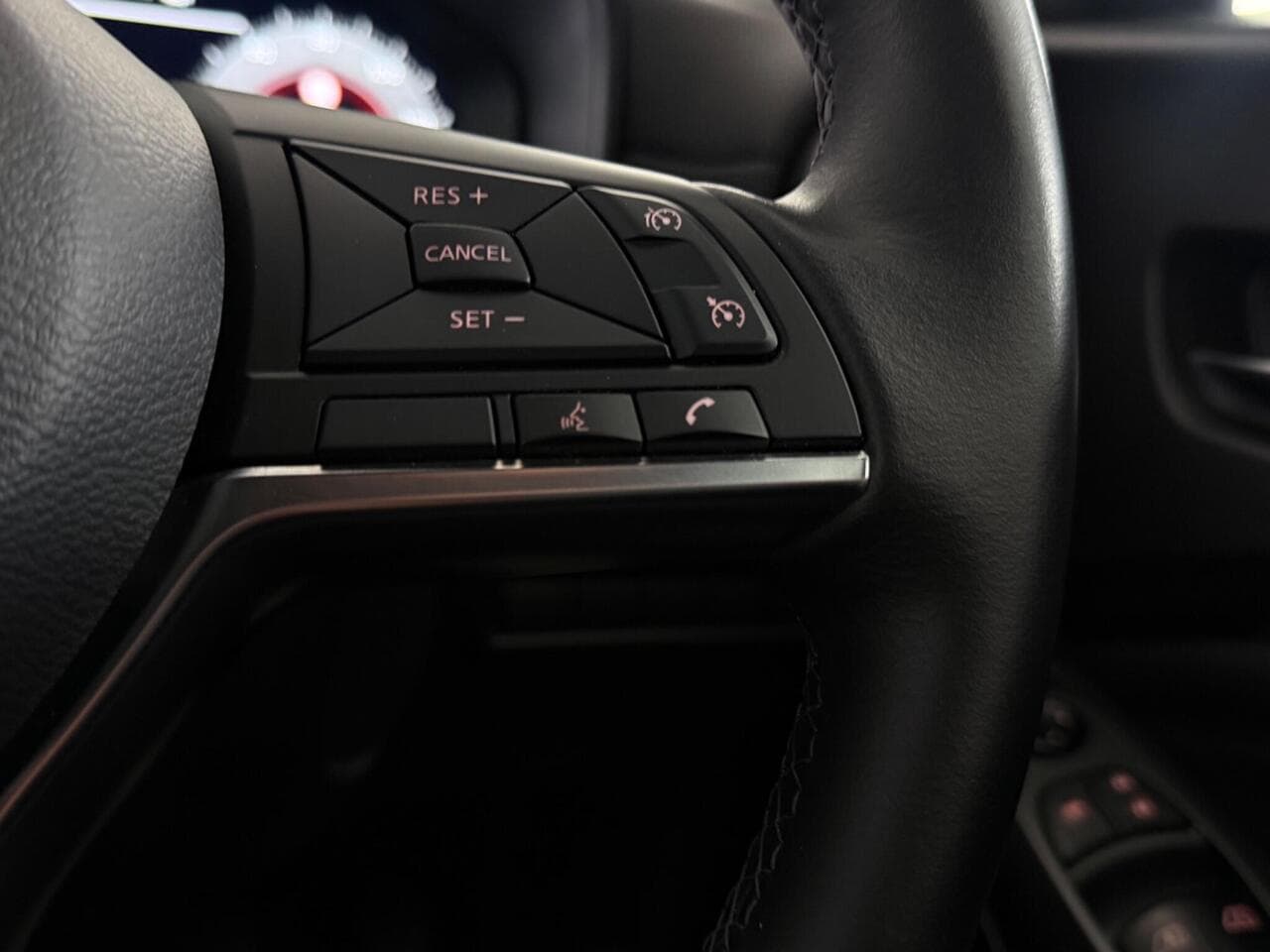 Nissan Juke thumbnail Misc Controls