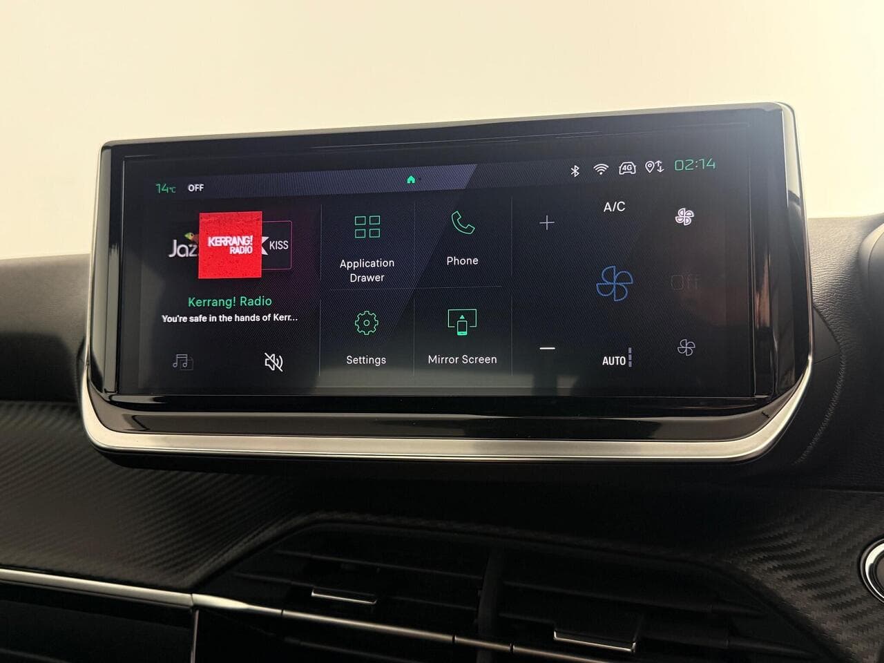 Peugeot 2008 thumbnail Infotainment System