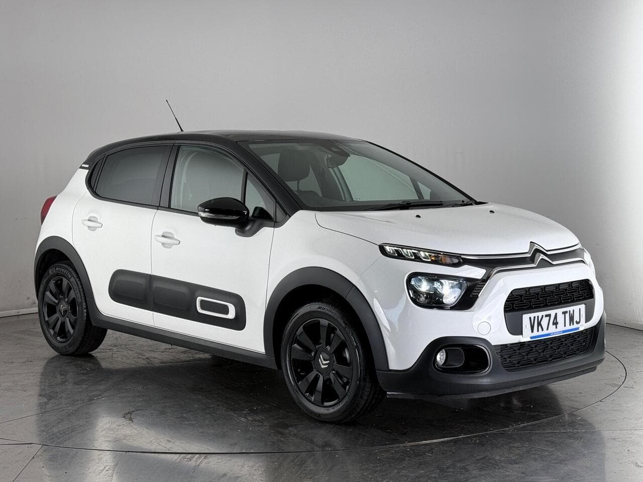Citroen C3 - Citroen C3 1.2 PureTech PLUS Euro 6 (s/s) 5dr