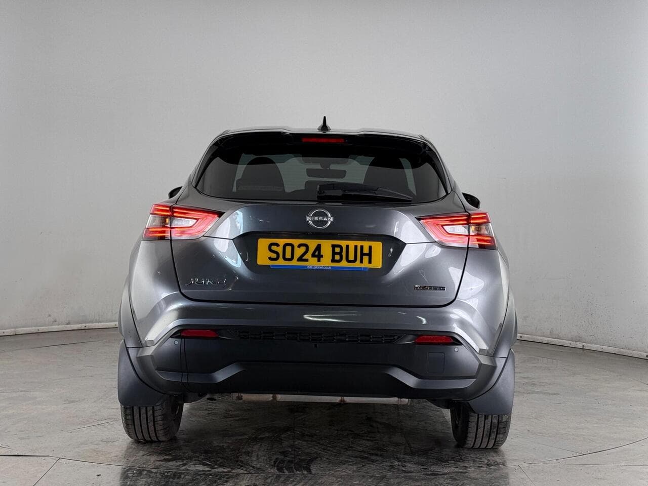 Nissan Juke thumbnail Rear