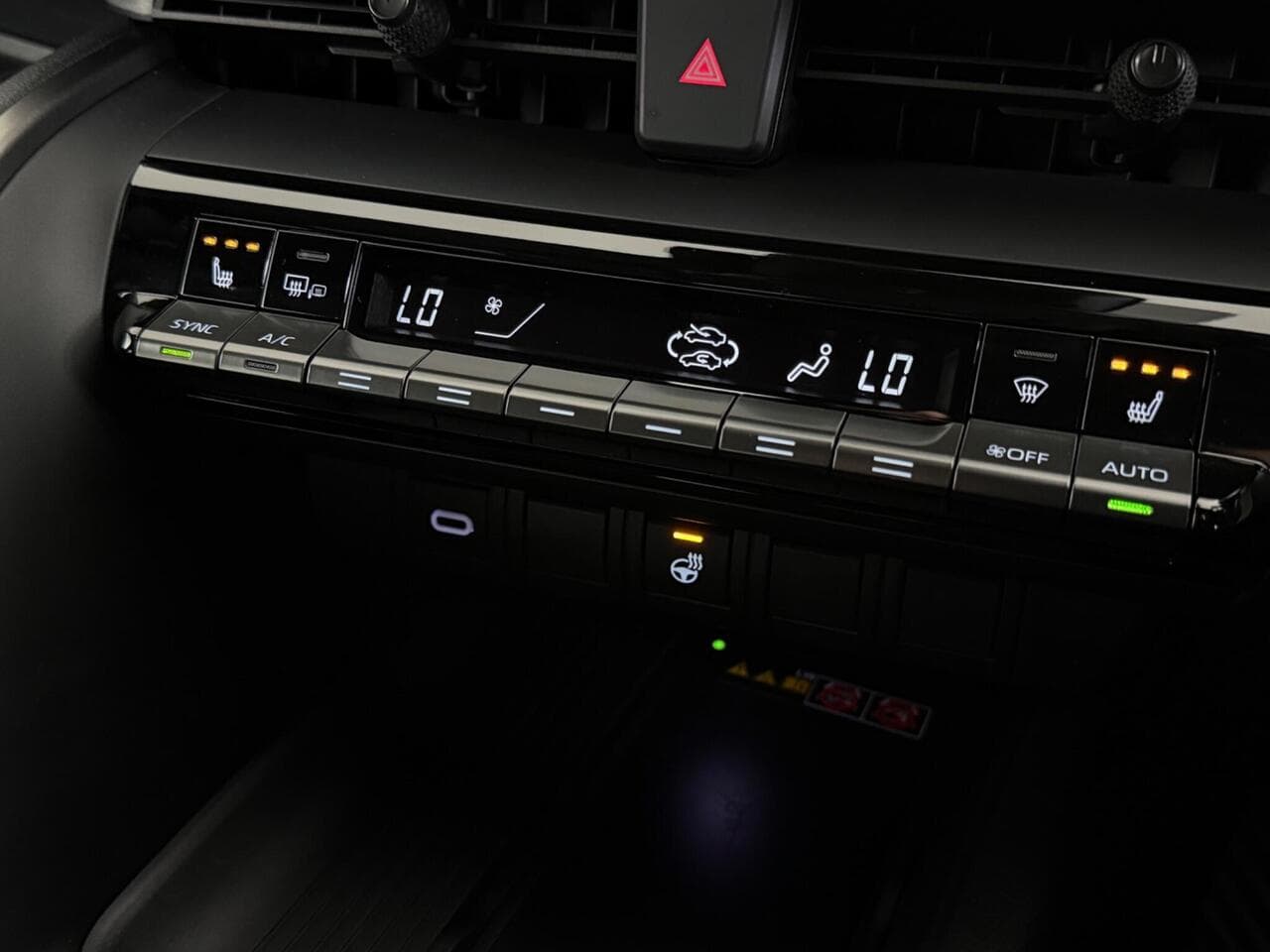 Toyota C-HR thumbnail Infotainment System