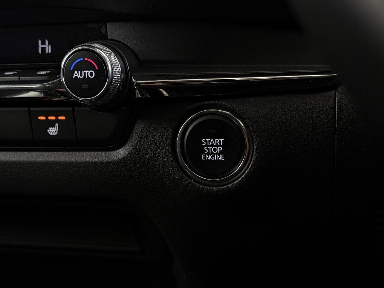 Mazda CX-30 thumbnail Misc Controls