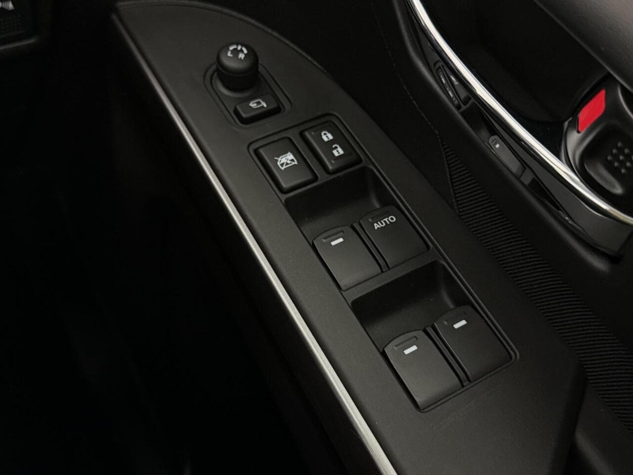 Suzuki S-Cross thumbnail Misc Controls