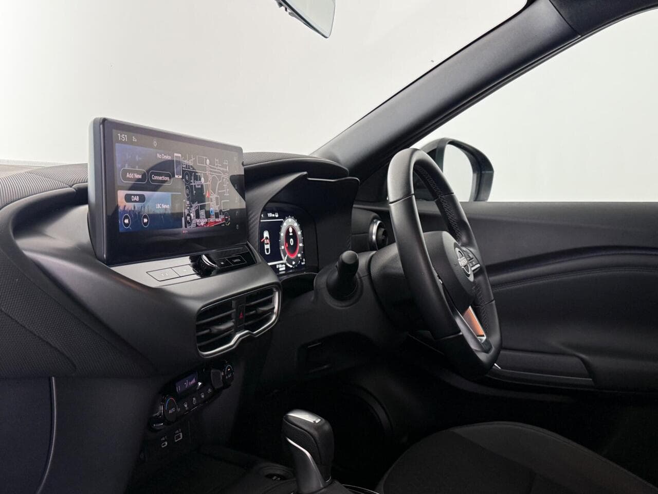 Nissan Juke thumbnail Interior Front