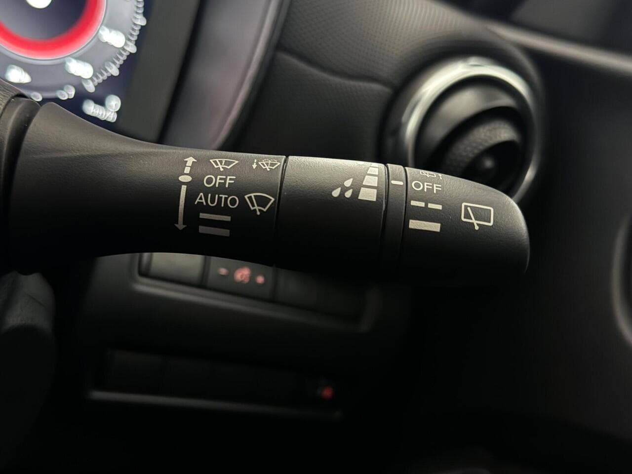 Nissan Juke thumbnail Misc Controls