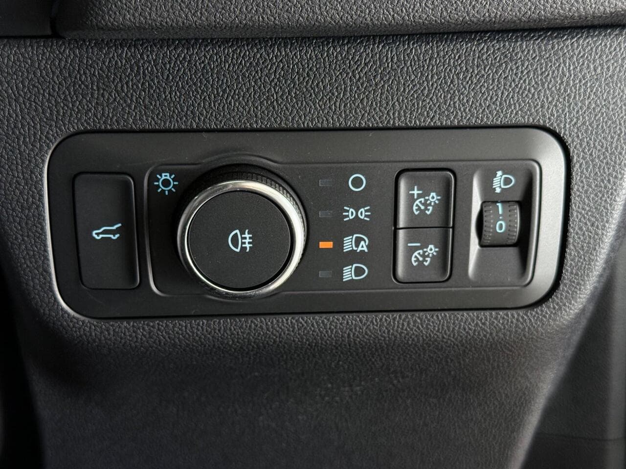Ford Kuga thumbnail Misc Controls