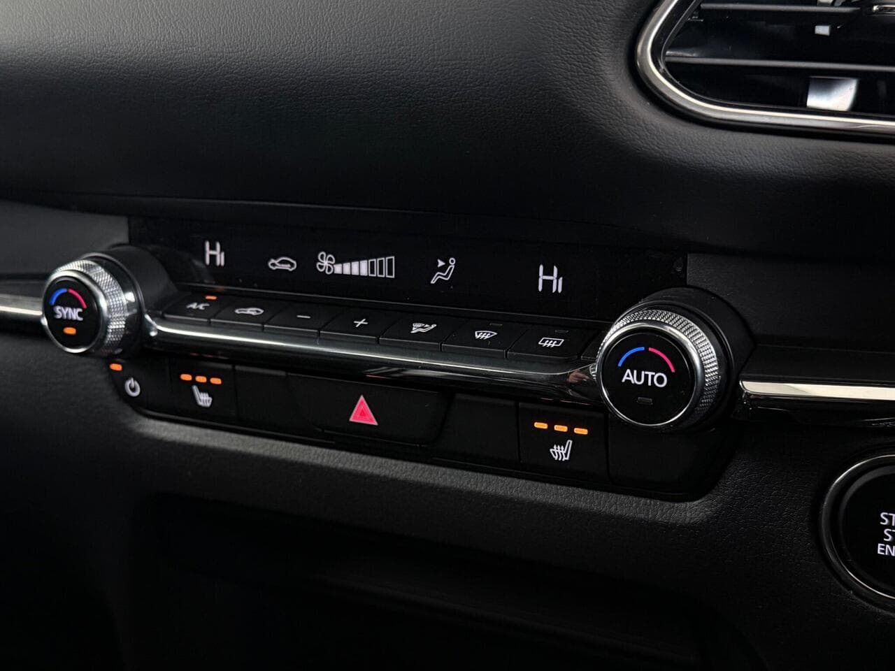 Mazda CX-30 thumbnail Misc Controls