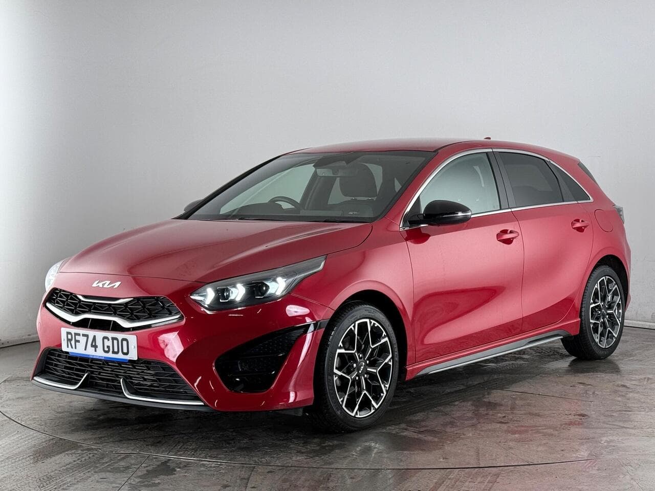 Kia Ceed thumbnail Front Left