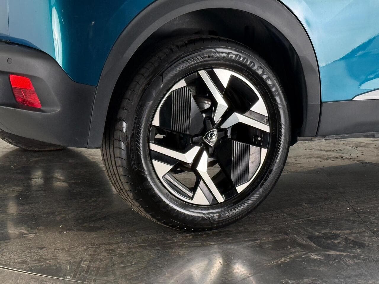 Peugeot 2008 thumbnail Wheel