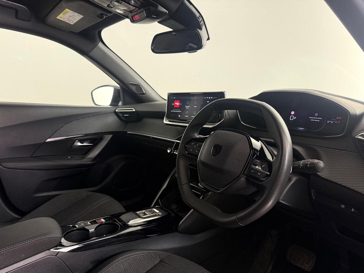 Peugeot 2008 thumbnail Interior Front