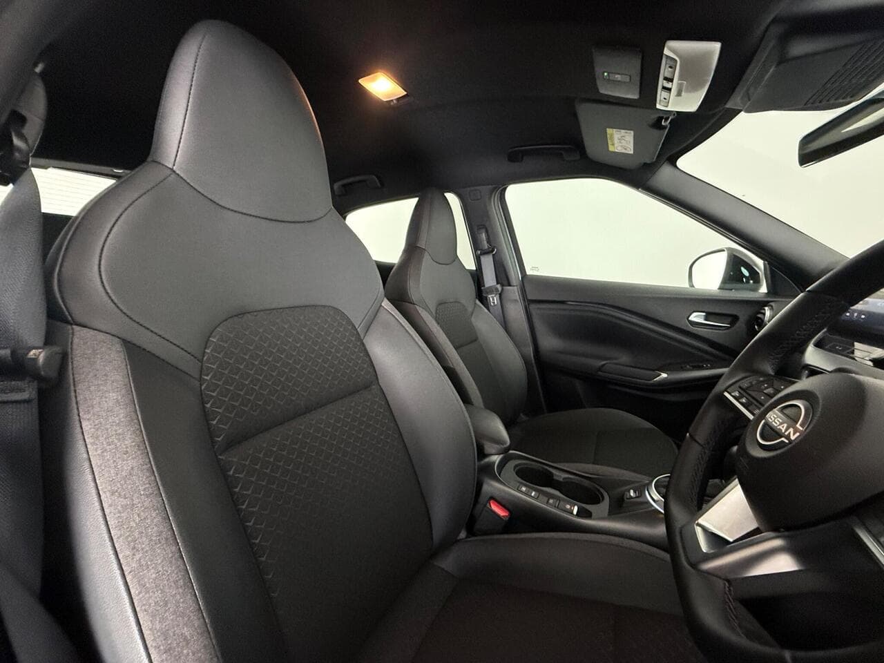 Nissan Juke thumbnail Seat Driver