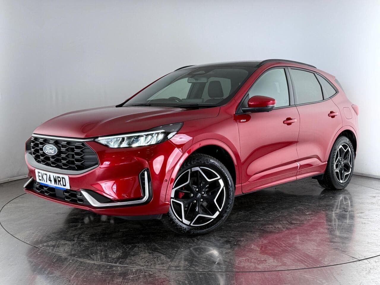 Ford Kuga thumbnail Front Left