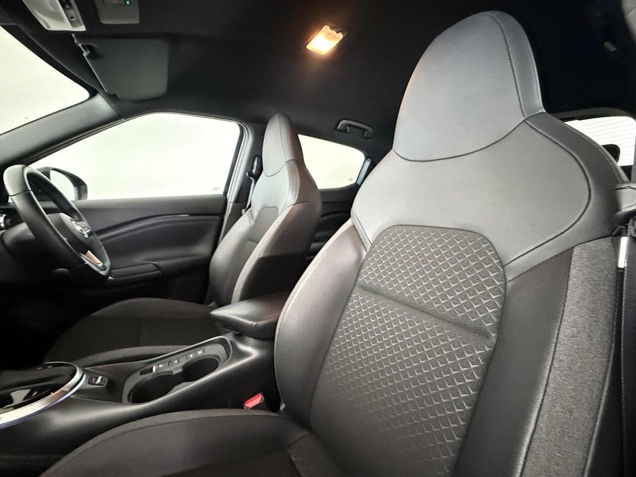 Nissan Juke thumbnail Seat Front Passenger