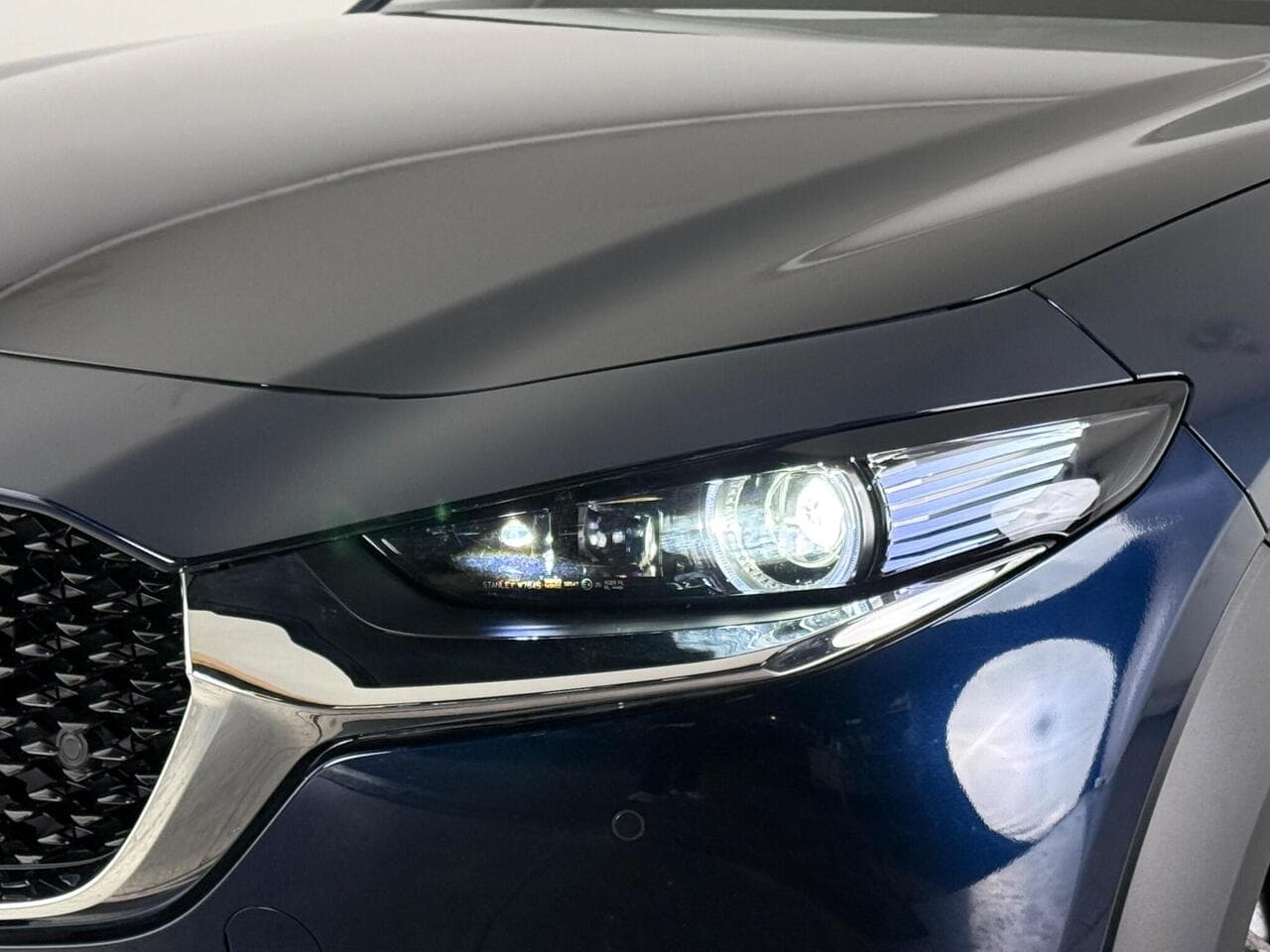 Mazda CX-30 thumbnail Lights Front