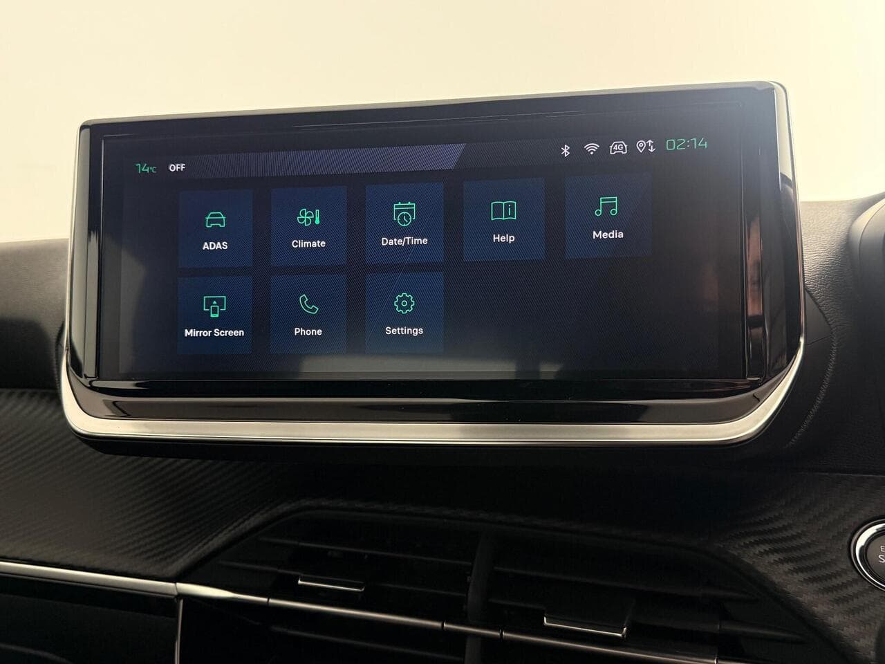 Peugeot 2008 thumbnail Infotainment System