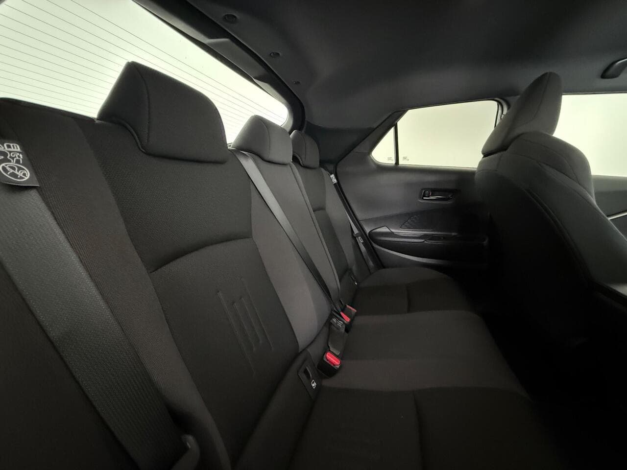 Toyota C-HR thumbnail Seats Rear