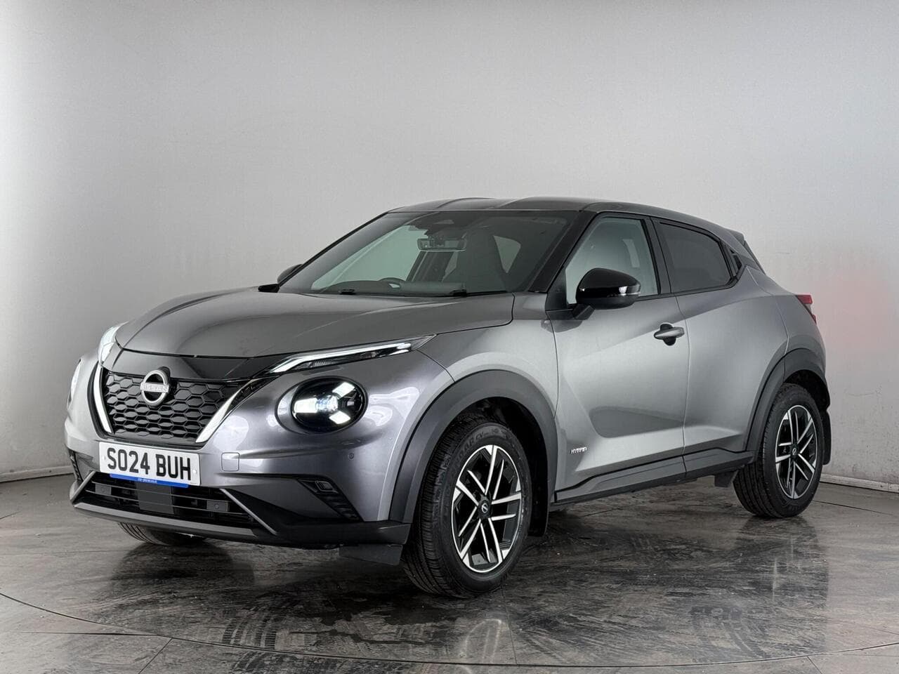 Nissan Juke thumbnail Front Left