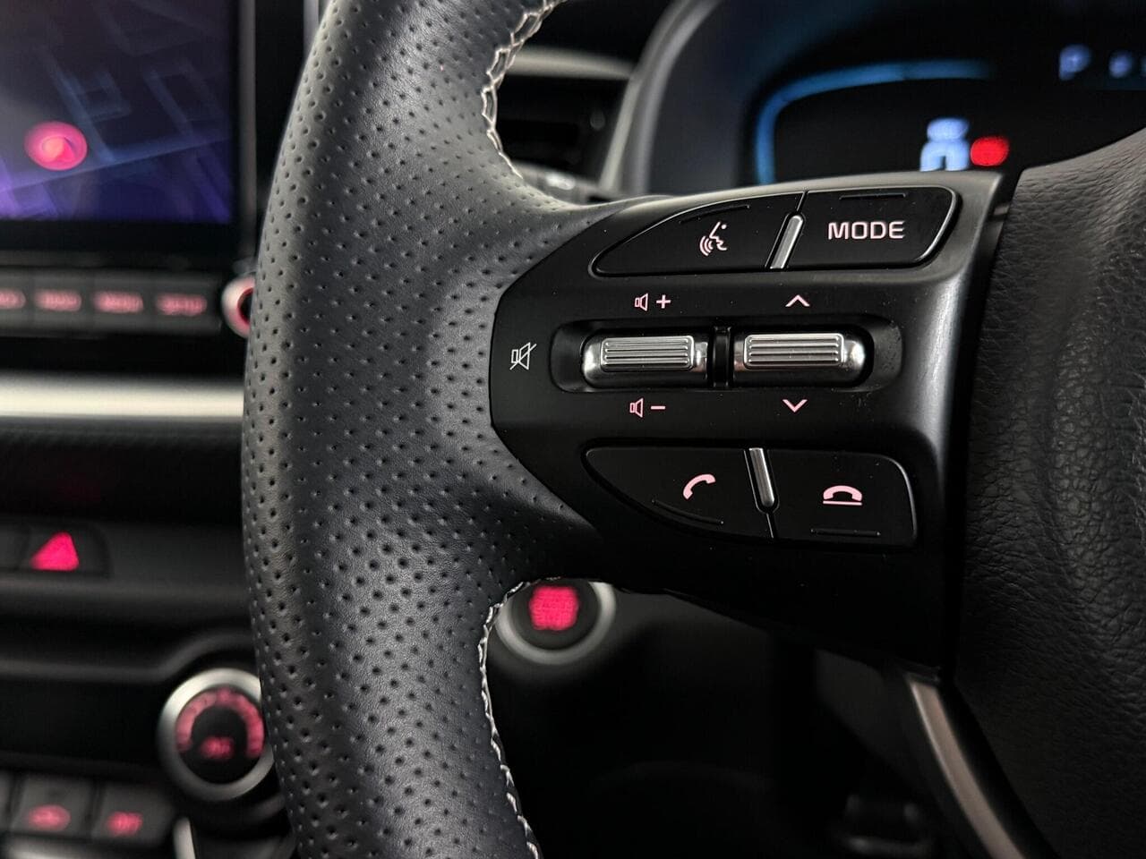 Kia Stonic thumbnail Misc Controls